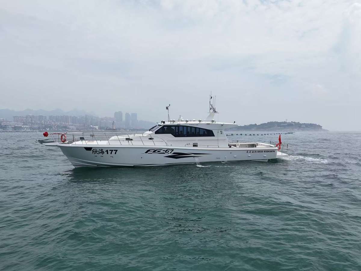 Grandsea 67ft FRP Cruiser Fishing Pleasure Boat With High Performance Engine 31Knots Class Approved